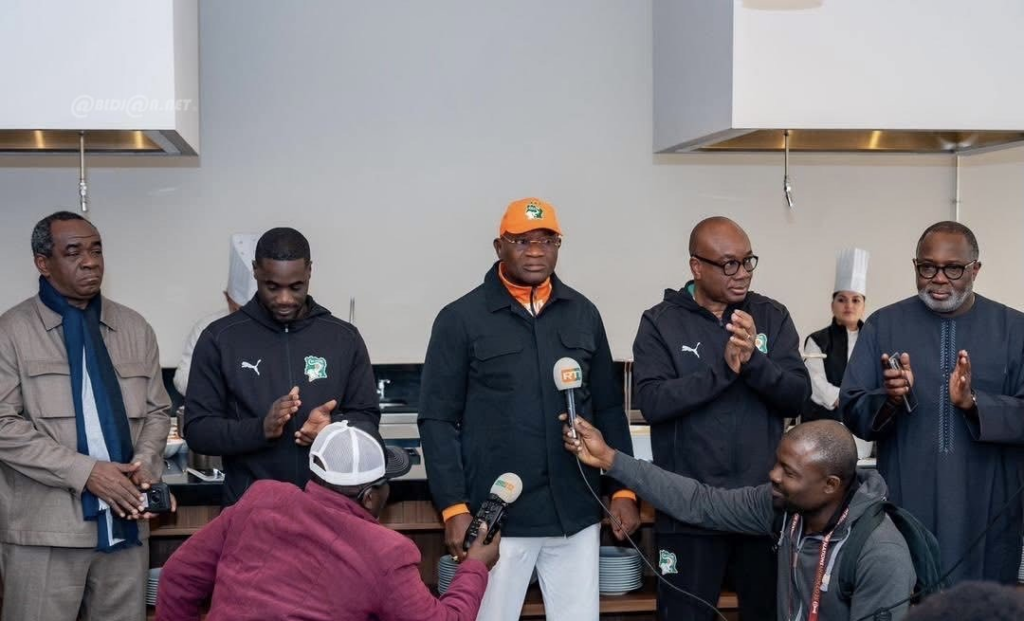 CAN Maroc 2025: visite du ministre Adjé Silas Metch au QG des Éléphants avant le choc contre le Burkina Faso