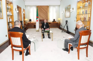 Algérie : Le président de la République passe en revue les réalisations accomplies et met en avant les bonnes relations de l&rsquo;Algérie avec différents pays (synthèse)