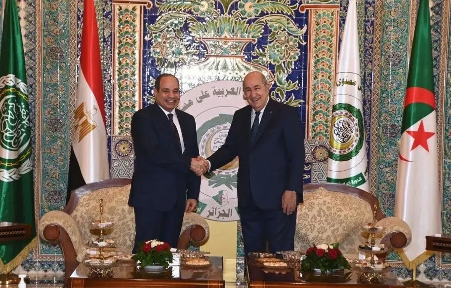 Le président égyptien salue les déclarations du président de la République reflétant la profondeur des liens historiques entre les deux pays