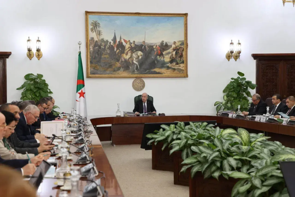 Algérie : Le président de la République ordonne d&rsquo;élaborer de nouveaux programmes complémentaires pour les wilayas les moins développées