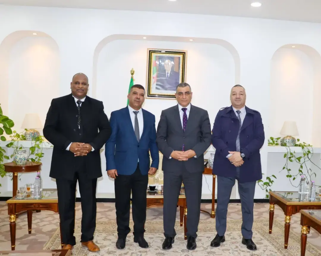 Algérie :  examine avec des députés de plusieurs wilayas un ensemble de préoccupations liées au réseau routier