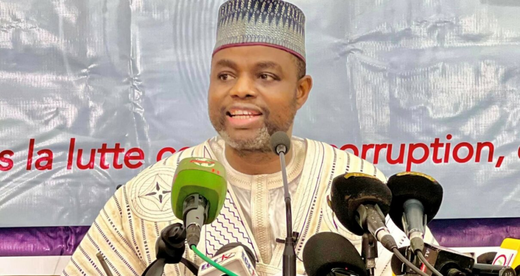 Surpopulation des prisons : le Mali annonce le test du bracelet électronique en 2026