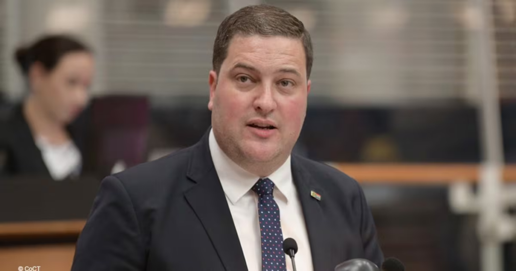 Afrique du Sud : le maire du Cap se présente à la direction du parti Alliance démocratique