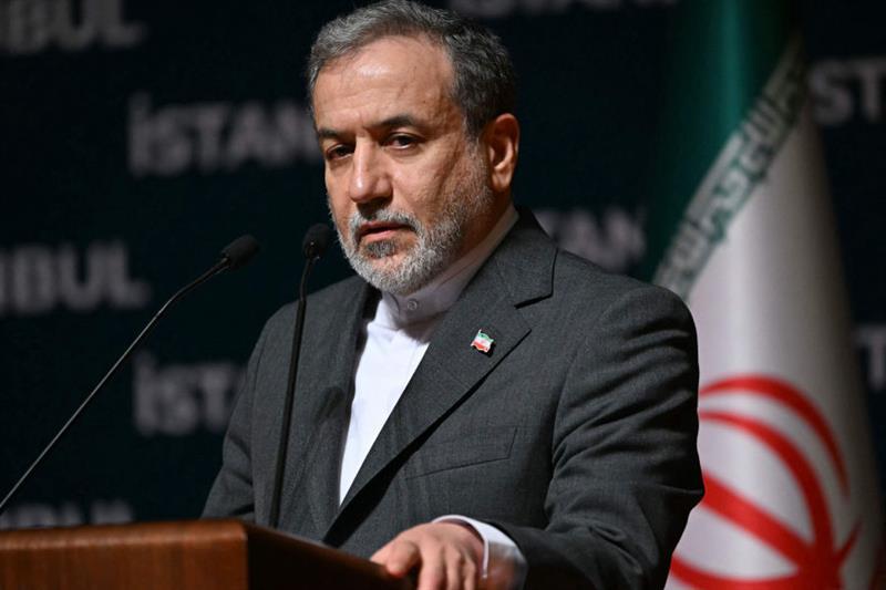 L&rsquo;Iran dit que le choix de son nouveau dirigeant incombe au « peuple iranien » et à « personne d&rsquo;autre », affirme Araghchi