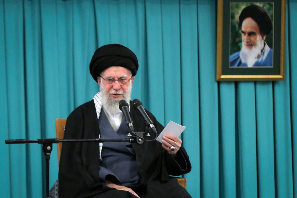 Guerre américano-israélienne contre l’Iran : Téhéran confirme la mort de Khamenei et annonce 40 jours de deuil 