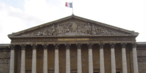 France : La réforme de la fin de vie bien soumise au vote définitif de l&rsquo;Assemblée à l&rsquo;été, assure le gouvernement