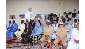 Mauritanie : La Première Dame offre cinq millions d’anciennes ouguiyas en soutien au Centre des Arts de Taranim