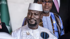 Guinée : un décret ordonne la dissolution de 40 partis politiques, dont les trois principaux