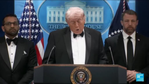 « À terre ! » : comment le gala de la presse à Washington a tourné au chaos