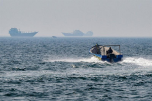 Téhéran brandit la menace d’une riposte « sans précédent » après l&rsquo;interception de navires liés à l&rsquo;Iran par Washington