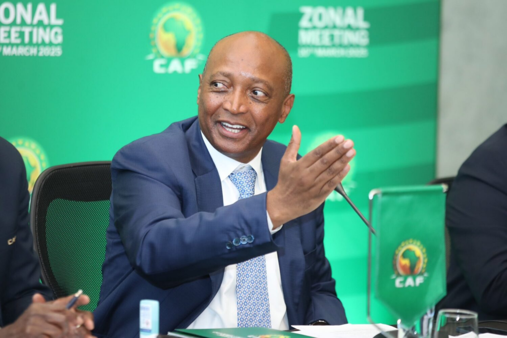 CAF : à Dakar, Motsepe « apporte son soutien au football sénégalais »