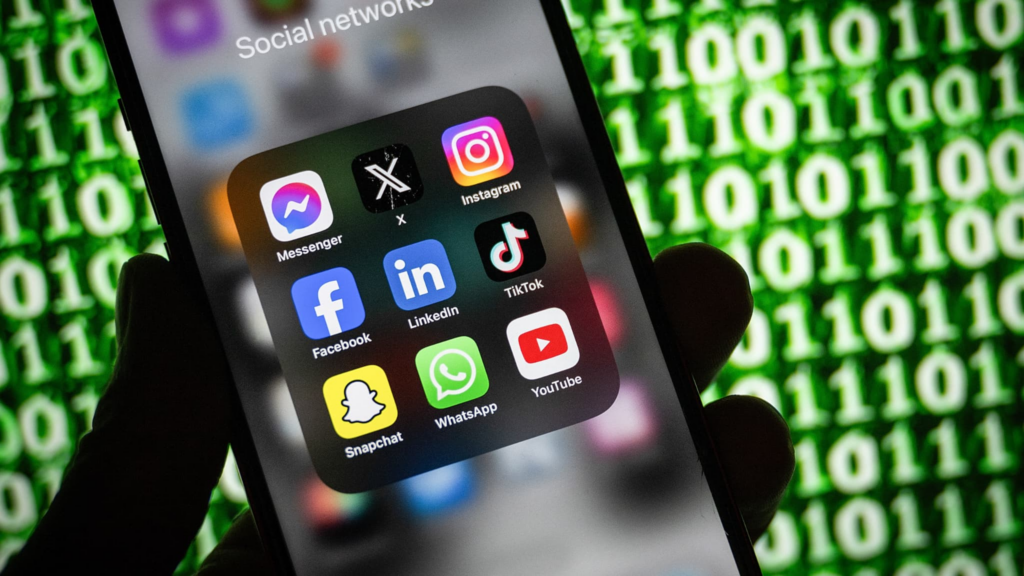 Gabon : une nouvelle loi sur les réseaux sociaux instaure des peines allant jusqu’à dix ans de prison pour chaque clic ou chaque partage