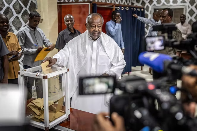 A Djibouti, le président, Ismaïl Omar Guelleh, réélu pour un sixième mandat avec 97,81 % des voix
