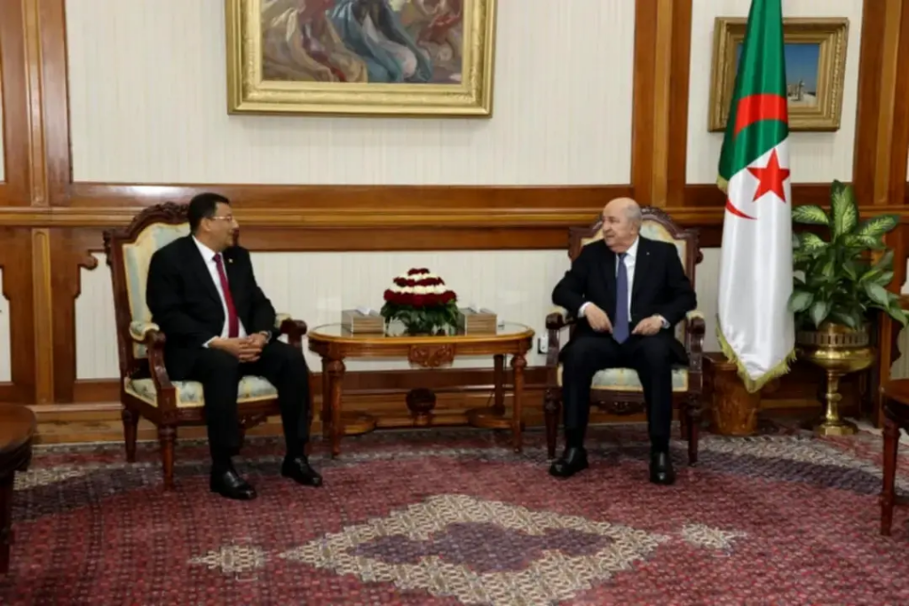 Algérie : Le président de la République reçoit le président du Parlement panafricain