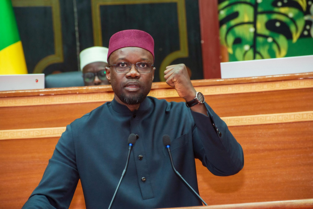 Sénégal : le Premier ministre Sonko limogé après des mois de tensions