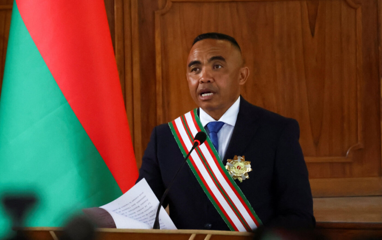 Madagascar :  la Cour suprême rejette une demande de destitution du président