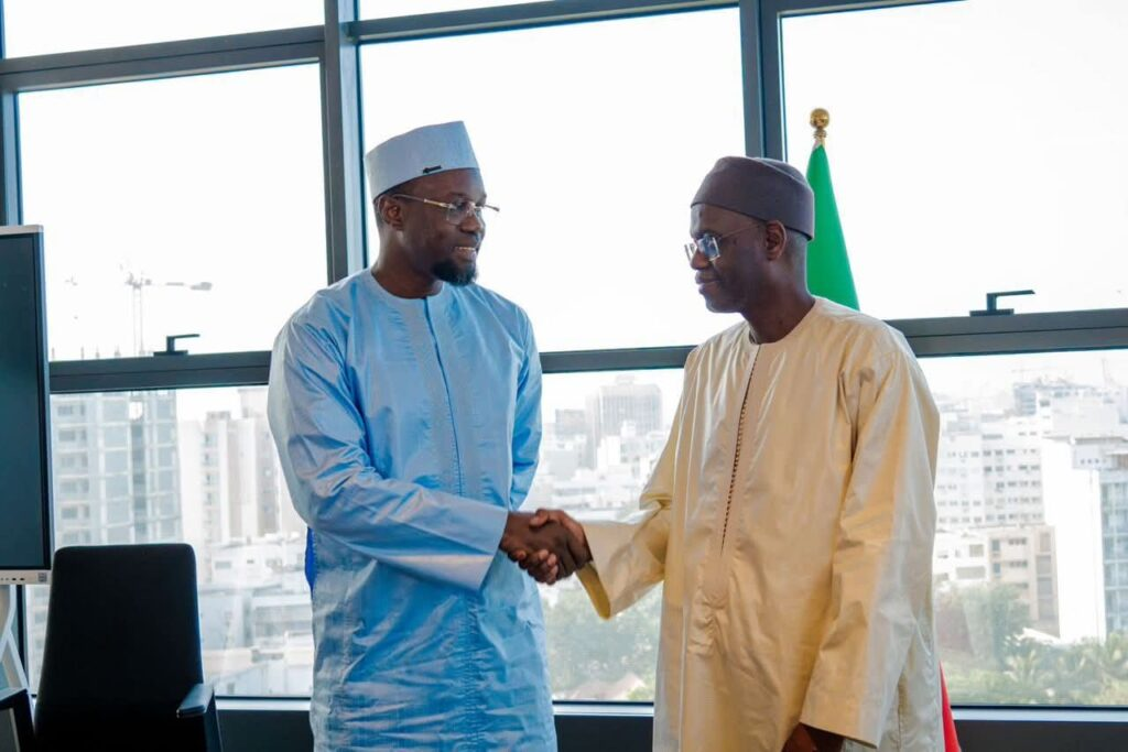 Sénégal : le PM s’installe, un gouvernement toujours attendu