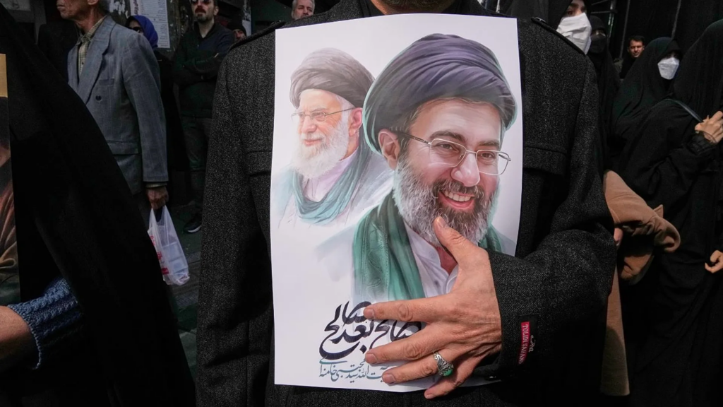 Iran: le chef de l&rsquo;armée a rencontré le guide suprême Mojtaba Khamenei, selon la télévision d&rsquo;Etat