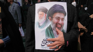 Iran: le chef de l&rsquo;armée a rencontré le guide suprême Mojtaba Khamenei, selon la télévision d&rsquo;Etat