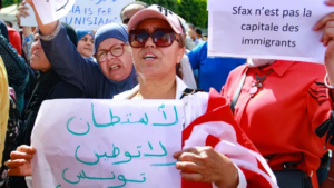 Tunisie : des manifestants réclament l&rsquo;expulsion des migrants sans-papiers