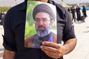 Le guide suprême iranien dit que la signature du Trump est « sans valeur »