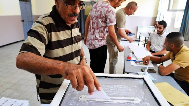 Algérie : participation historiquement faible aux législatives