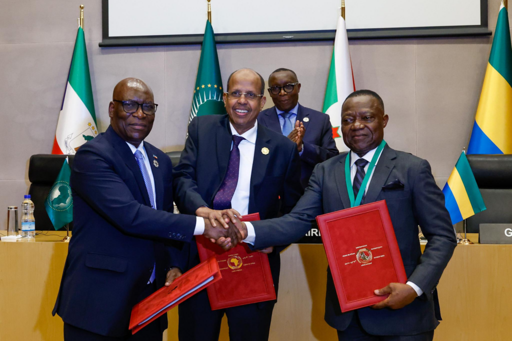 Gabon et Guinée équatoriale signent un accord pour mettre fin à un différend territorial