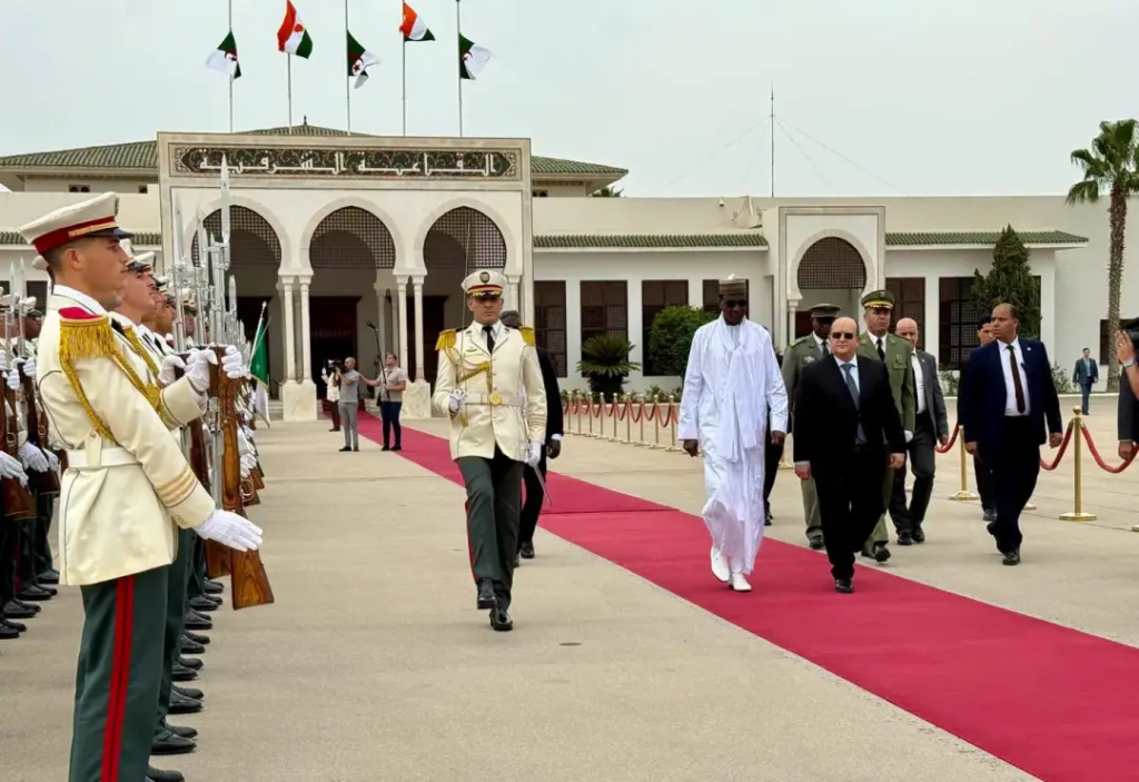 Algérie : Le Premier ministre de la République du Niger quitte Alger au terme d&rsquo;une visite de travail de deux jours