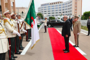 Algérie : Le président de la République a présidé une cérémonie en l&rsquo;honneur des retraités de l&rsquo;ANP, des familles de martyrs du devoir national et des invalides dans le cadre de la lutte antiterroriste