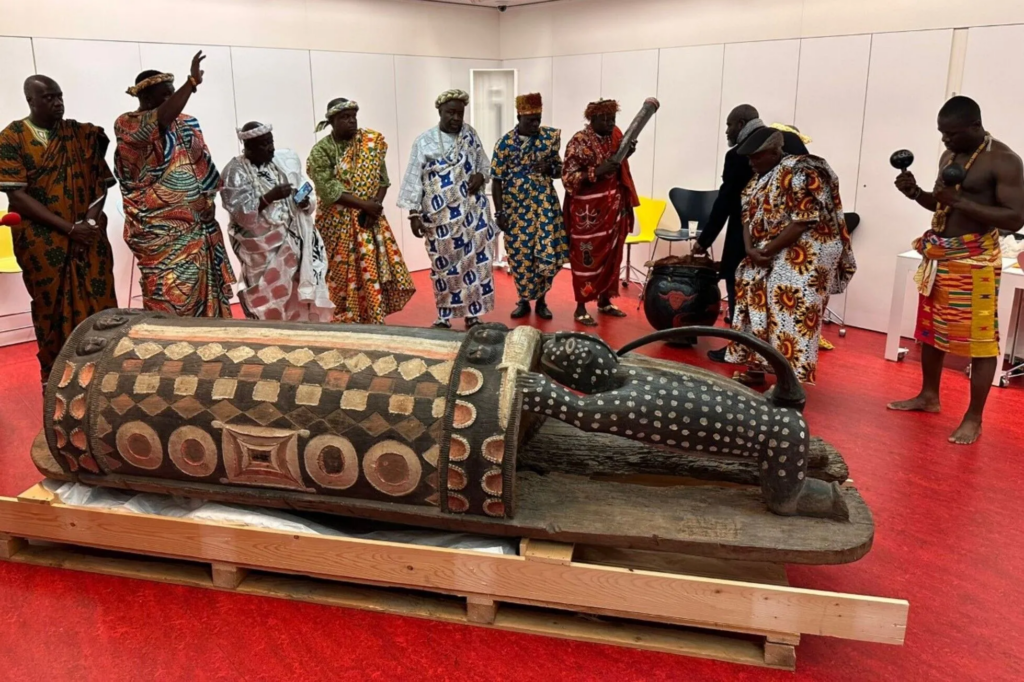 Côte d&rsquo;Ivoire : Djidji Ayokwe, le tambour parleur retrouve son village
