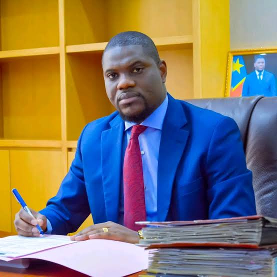 Kongo Central : le gouverneur sensibilise à la révision constitutionnelle à Tshela