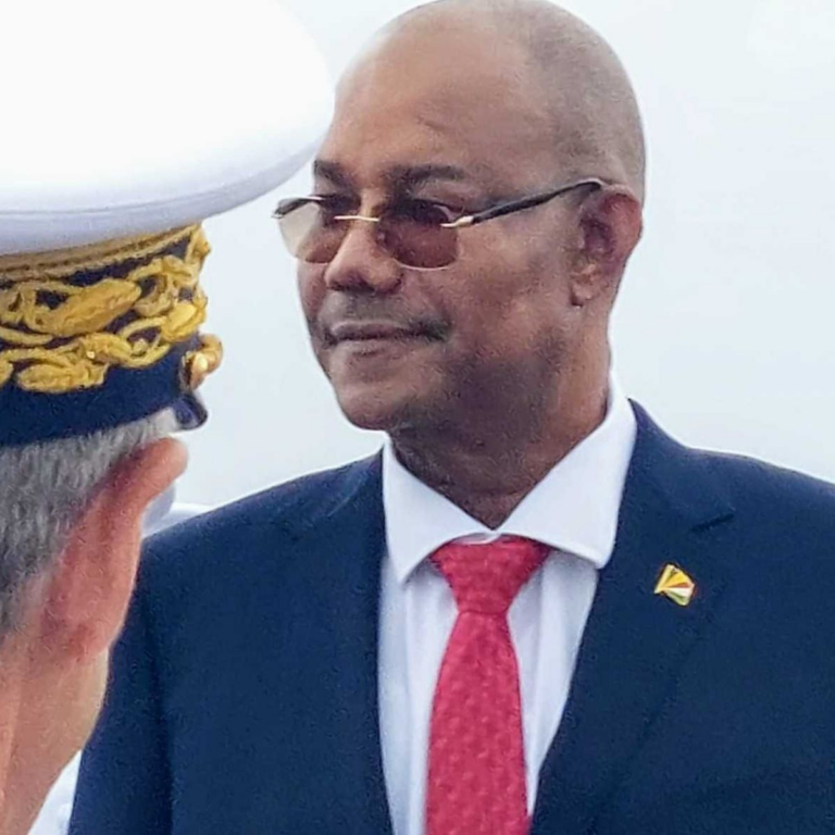 Seychelles : Le président Hermini qualifie les spéculations sur sa santé de « tempête dans un verre d’eau » et reprendra ses fonctions ce mercredi